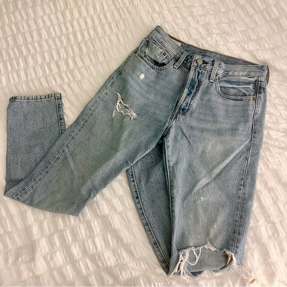 {Levi’s} classic Levi’s premium distressed ripped blue jeans